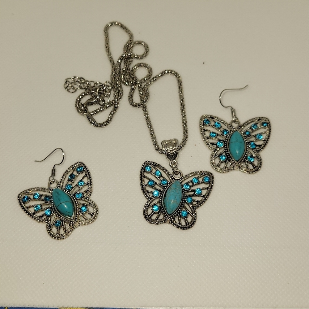Butterfly Silver Tone Turquoise Faux 1.25" Earrings 18" + 3" Necklace